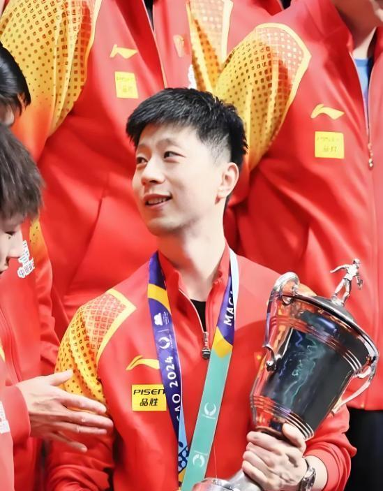 马龙回归回归闪耀表现，浓眉球迷集体呐喊的简单介绍