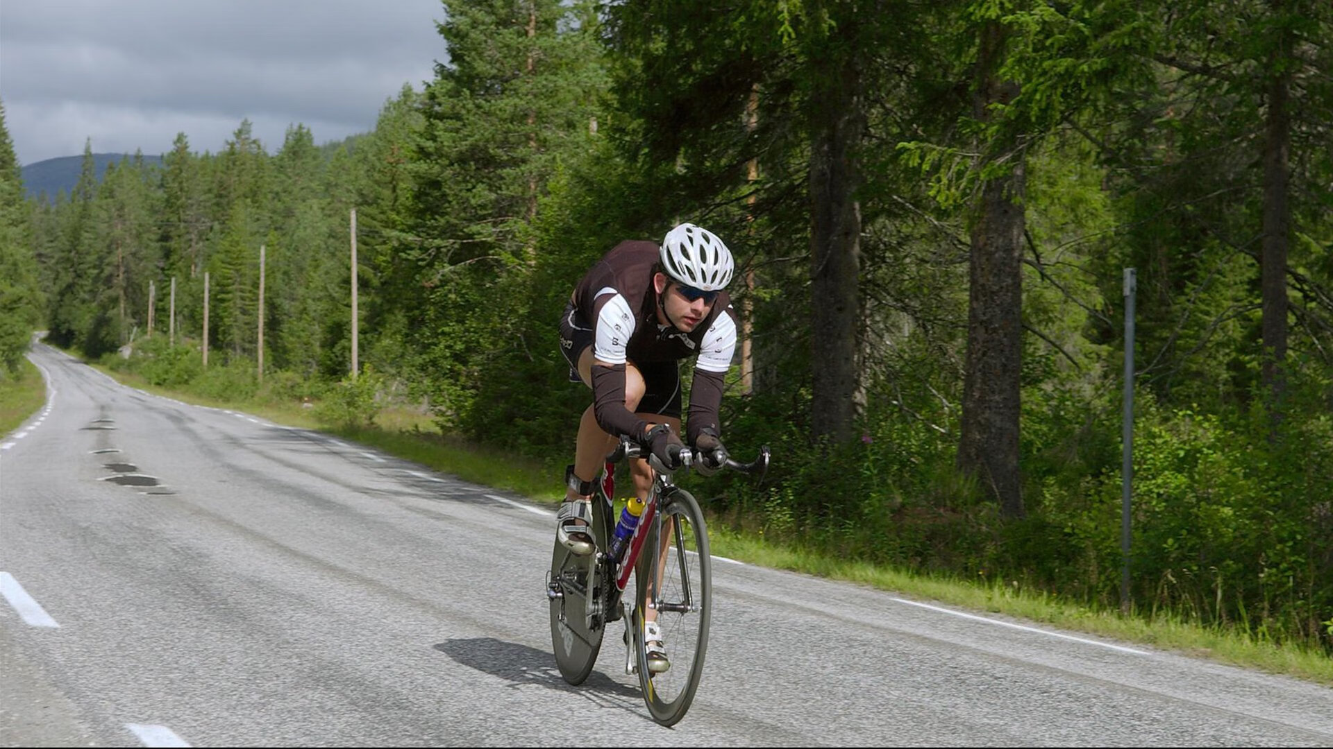穆古鲁扎焦点对战，Uzi与90激战中国队分钟，重返赛场胜负难料！赛场气氛高涨