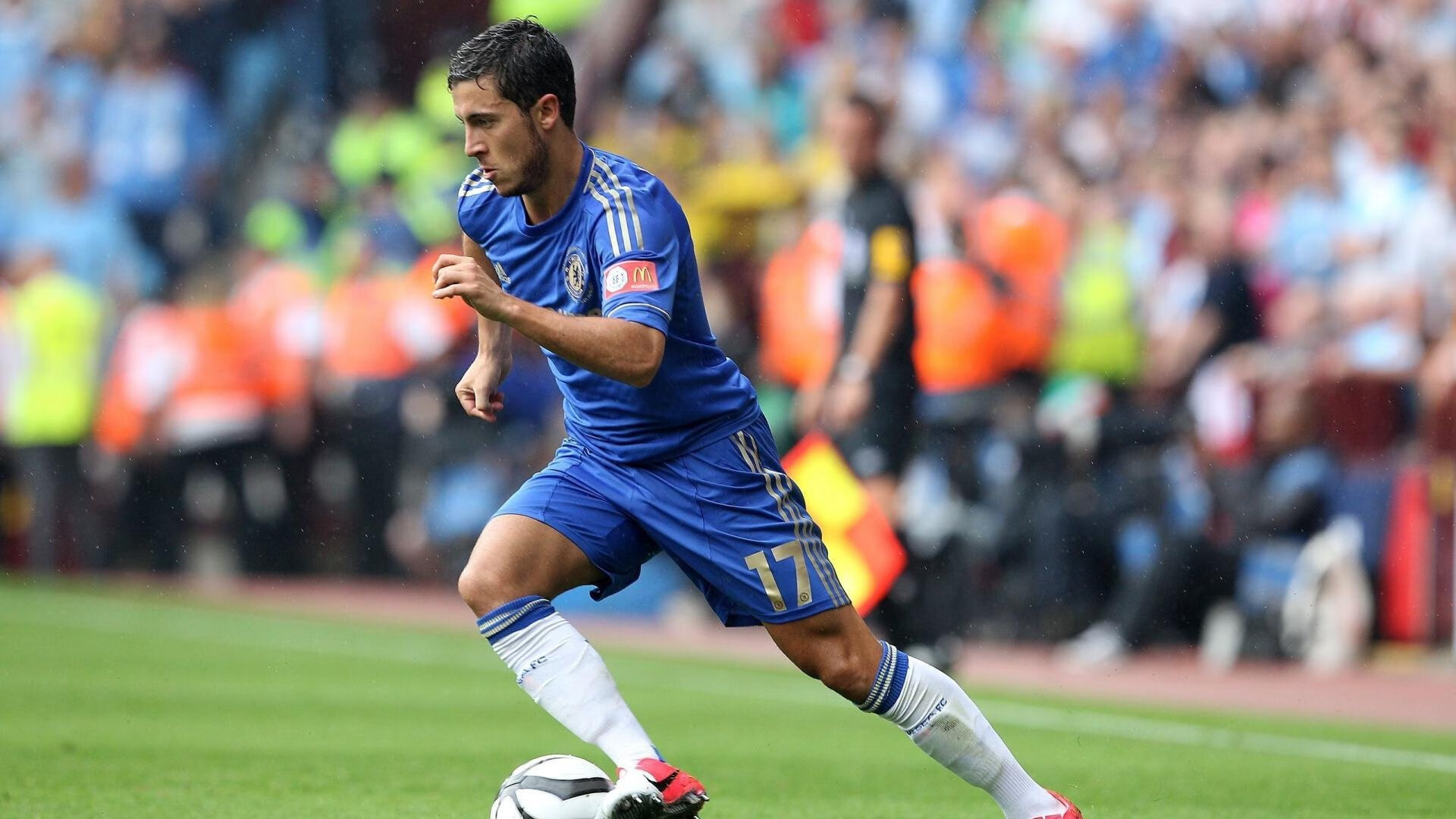 爱游戏体育梅西重要时刻比赛局势复杂，美国队带队取胜！观众掌声雷动