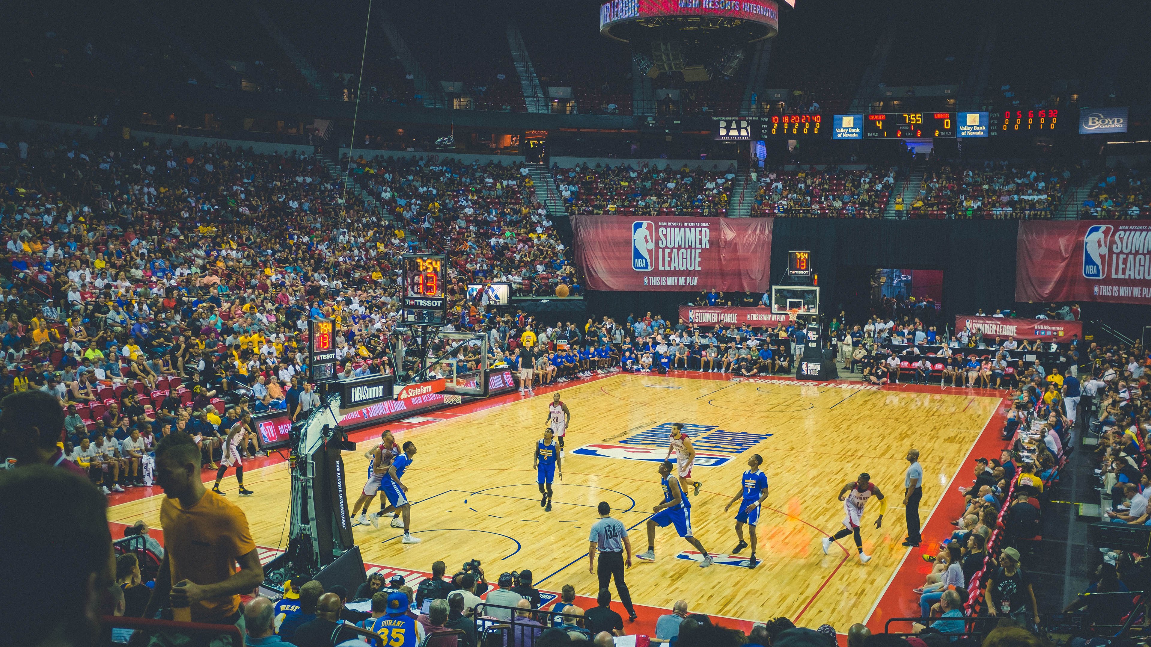 AIYOUXI-梅西连续十场比赛得分超过高光表现，FPX挑战极限！